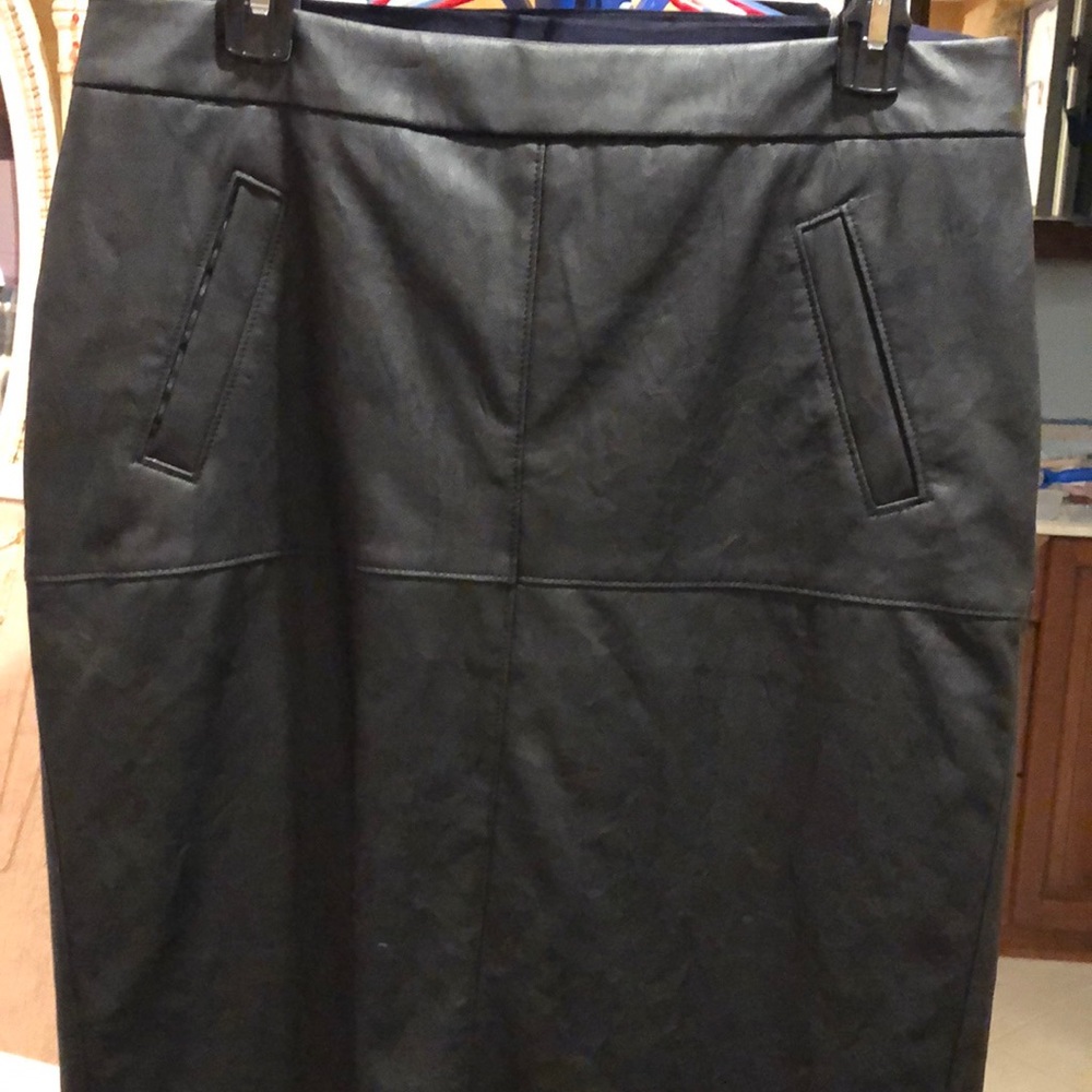 Black fleather skirt